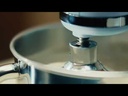Video officielle Smeg France Officiel - L'art de la précision avec la balance KSF01 SMEG