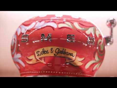 Video officielle Smeg France Officiel - Découvrez la nouvelle collection de petit-électroménager SMEG avec Dolce&Gabbana !